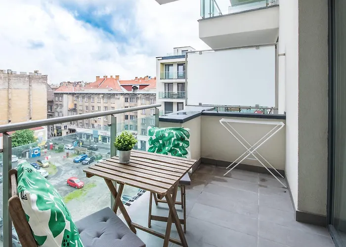 Very - Free Parking - Balcony