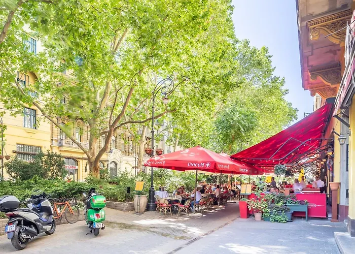 Very - Free Parking - Balcony شقة بودابست