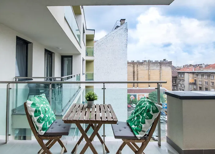 Very - Free Parking - Balcony شقة بودابست