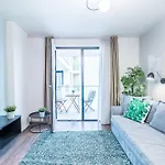 Very - Free Parking - Balcony *