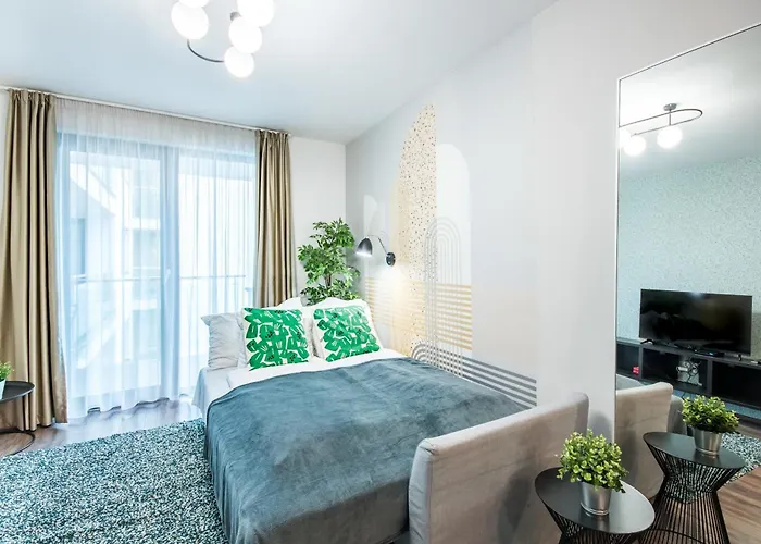 Very - Free Parking - Balcony Apartment